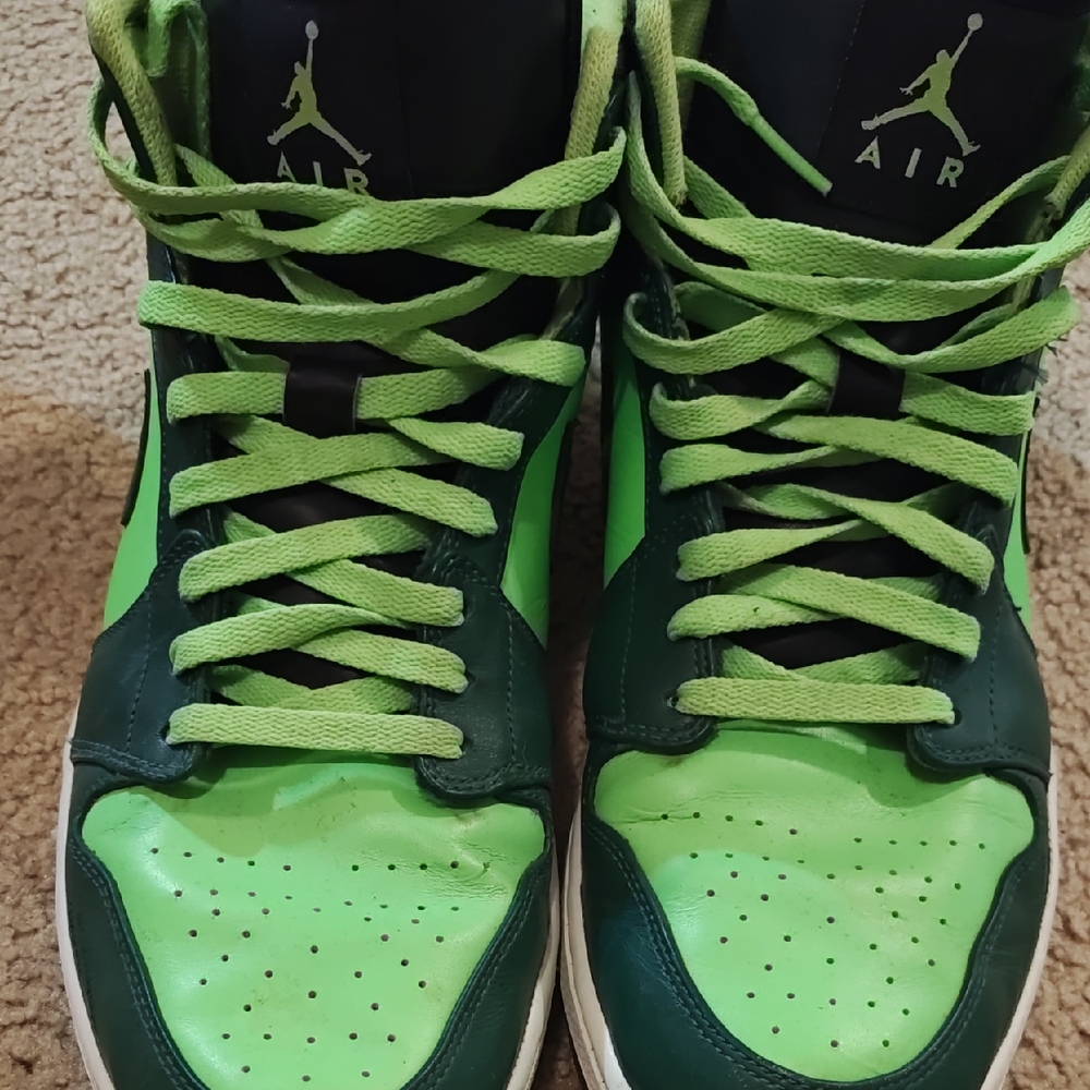 Nike Incredible Hulk Retro 1 High-Top Sneakers in Neon Green and Forest Green